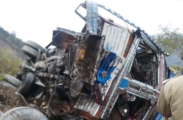 ट्रक दुर्घटना में चालक की मौत