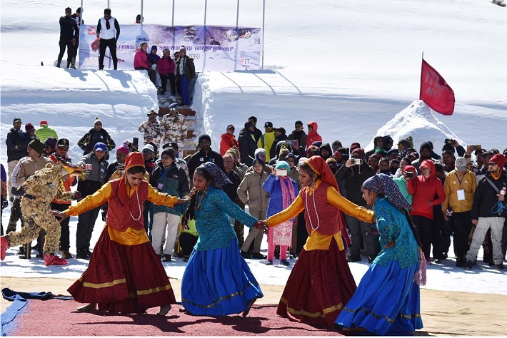 नेशनल स्कीइंग एंड स्नोबोर्ड चैंपियनशिप का रंगारंग सांस्कृतिक कार्यक्रमों के  शुभारंभ