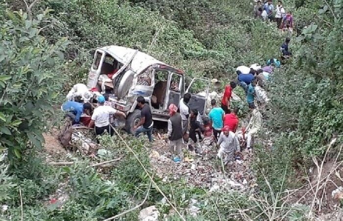 दुखद: बोलेरो वाहन दुर्घटनाग्रस्त में दो लोगों की दर्दनाक मौत