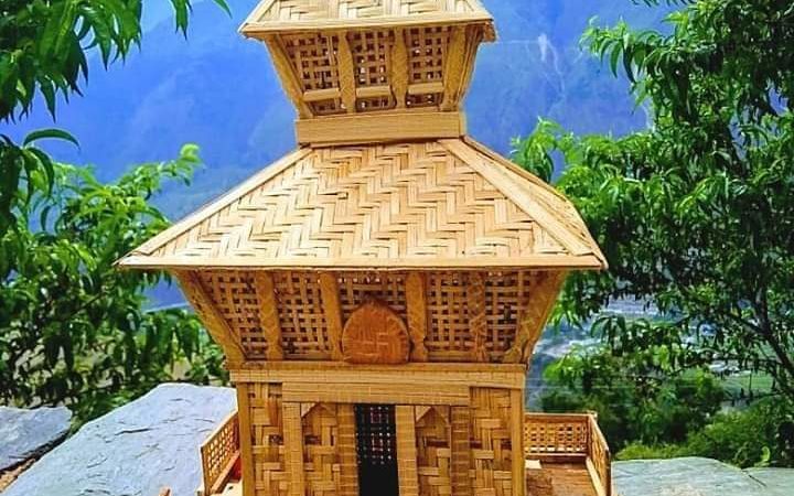 पहाड़ की प्रतिभा:  लाॅकडाउन में रिंगाल से बनाया नेपाल के ‘पशुपतिनाथ मंदिर’ का डिजाइन