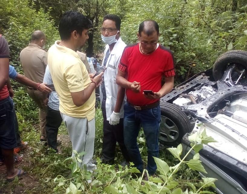 कार दुर्घटना में दो की मौत एक घायल