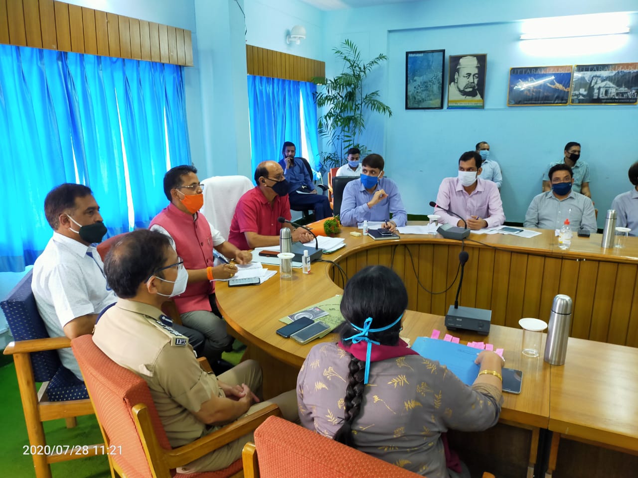 कृषि मंत्री ने कोरोना एवं मानसून के दौरान आपदा से निपटने की तैयारियों को लेकर की समीक्षा बैठक