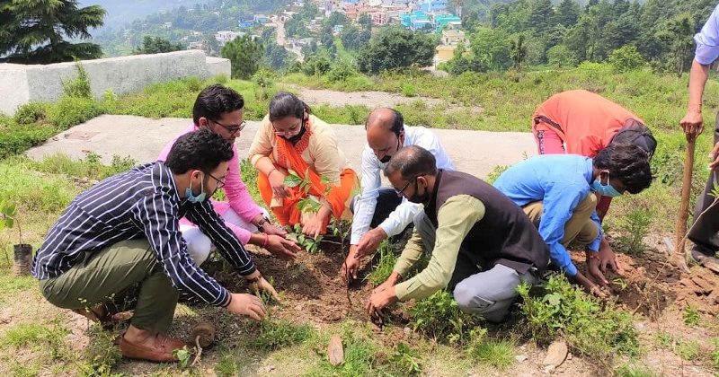 आरएसएस देवप्रयाग ने 100 पौधे लगाकर किया हरेला पर्व का शुभारंभ, सप्ताहभर में लगाए जायेंगे 3000 पौधे