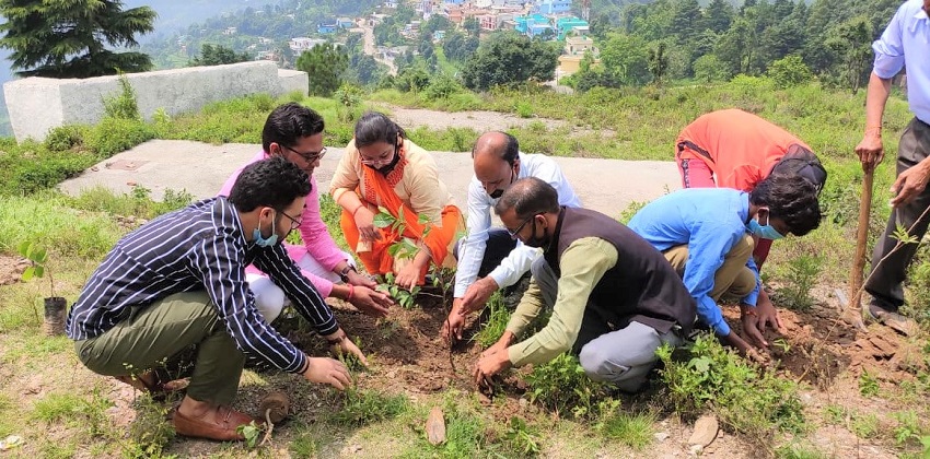 आरएसएस देवप्रयाग ने 100 पौधे लगाकर किया हरेला पर्व का शुभारंभ, सप्ताहभर में लगाए जायेंगे 3000 पौधे