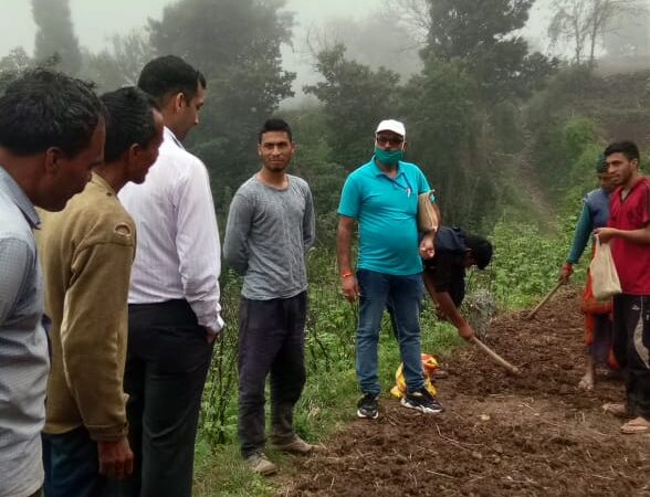 सीडीओ ने मौण गांव पहुंच कर किया विभिन्न योजनाओं का स्थलीय निरीक्षण