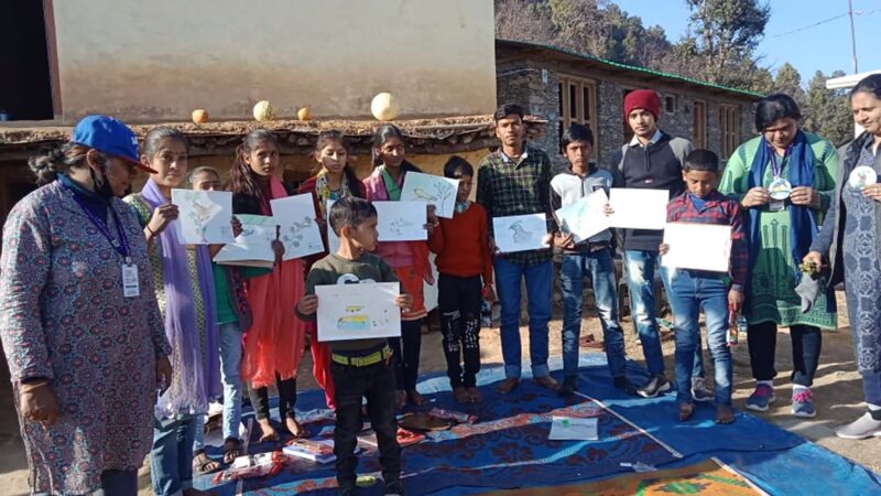 क्रिसमस के मौके पर ग्राफिक एरा के शिक्षकों ने किया लोगों को ग्रामीण पर्यटन के प्रति जागरूक