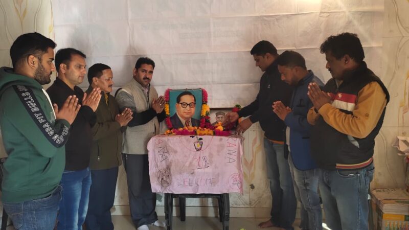 कांग्रेस जनों ने डॉ0आंबेडकर को किया याद, मैखुरी को दी श्रद्धांजलि