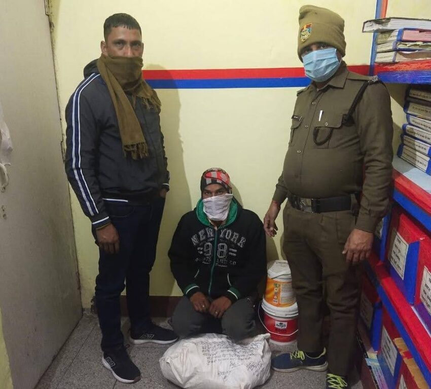 लम्बगांव पुलिस ने 2 शराब तस्कर दबोचे