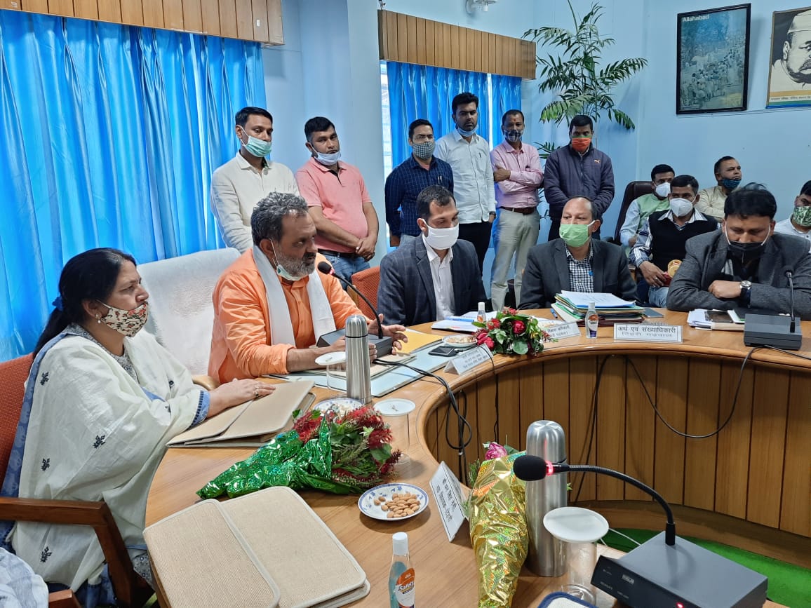 प्रभारी मंत्री स्वामी यतीश्वरानंद बोले योजनाओं में गड़बड़ी की, तो बख्शेंगे नहीं