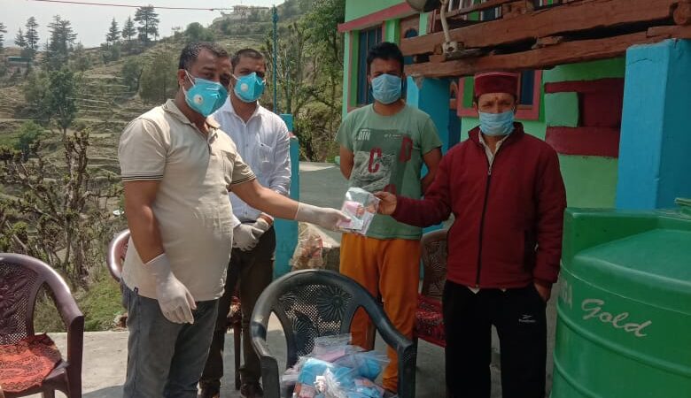 उत्तरकाशी जिले की नगर पालिकाओं व नगर पंचायतों में चलाया डोर टू डोर सर्वेक्षण अभियान