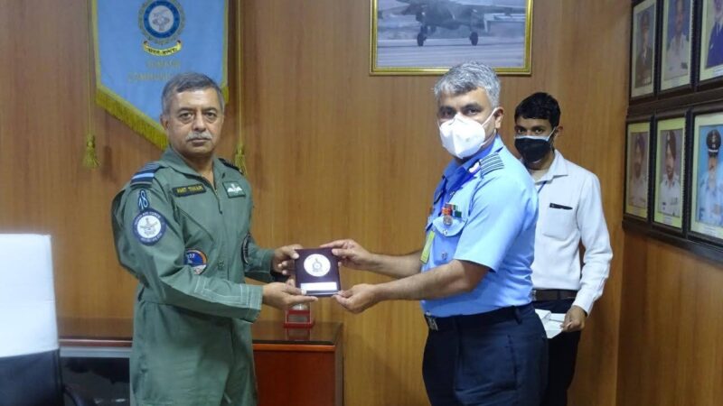 हर काम देश के नाम: मध्य वायु कमान के एओसी-इन-सी एयर मार्शल अमित तिवारी  ने वायु सेना स्टेशन भोवाली का किया दौरा