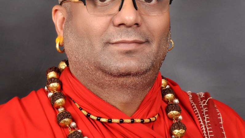 अपने बच्चों को आत्मनिर्भर तथा पुरुषार्थी बनाएं – संत रसिक महाराज