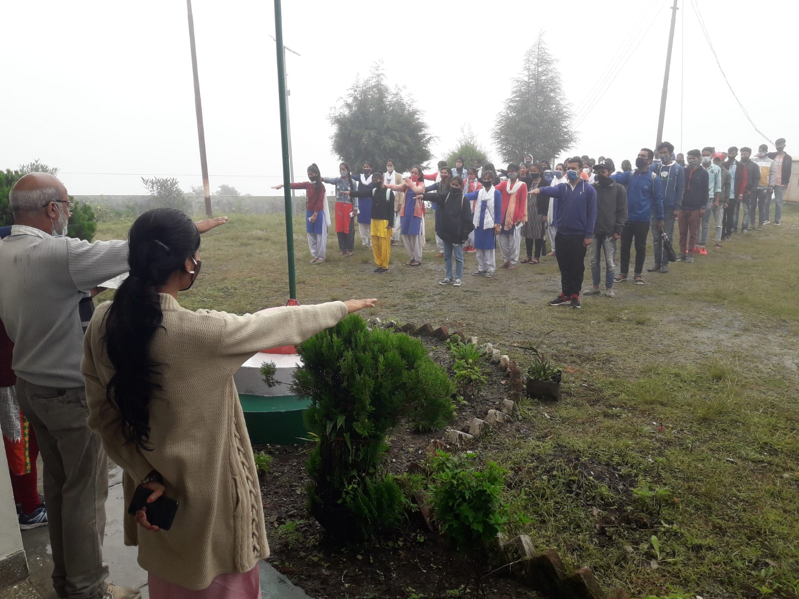 महाविद्यालय नैखरी में छात्र-छात्राओं को दिलाई हिमालय बचाओ की प्रतिज्ञा