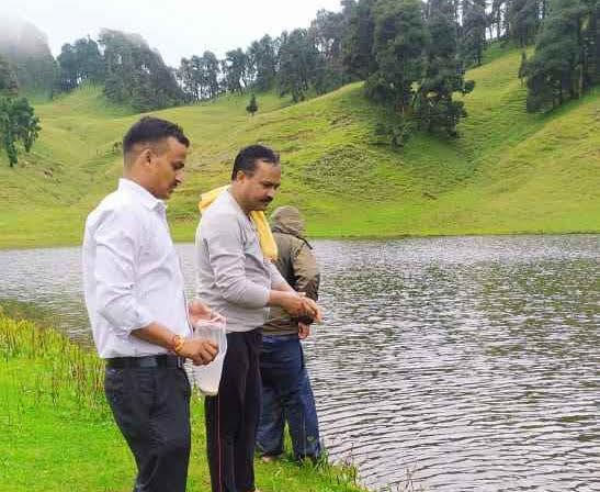 एसडीएम ने समिति के सदस्यों संग किया दिव्य तीर्थ महासरताल का भ्रमण