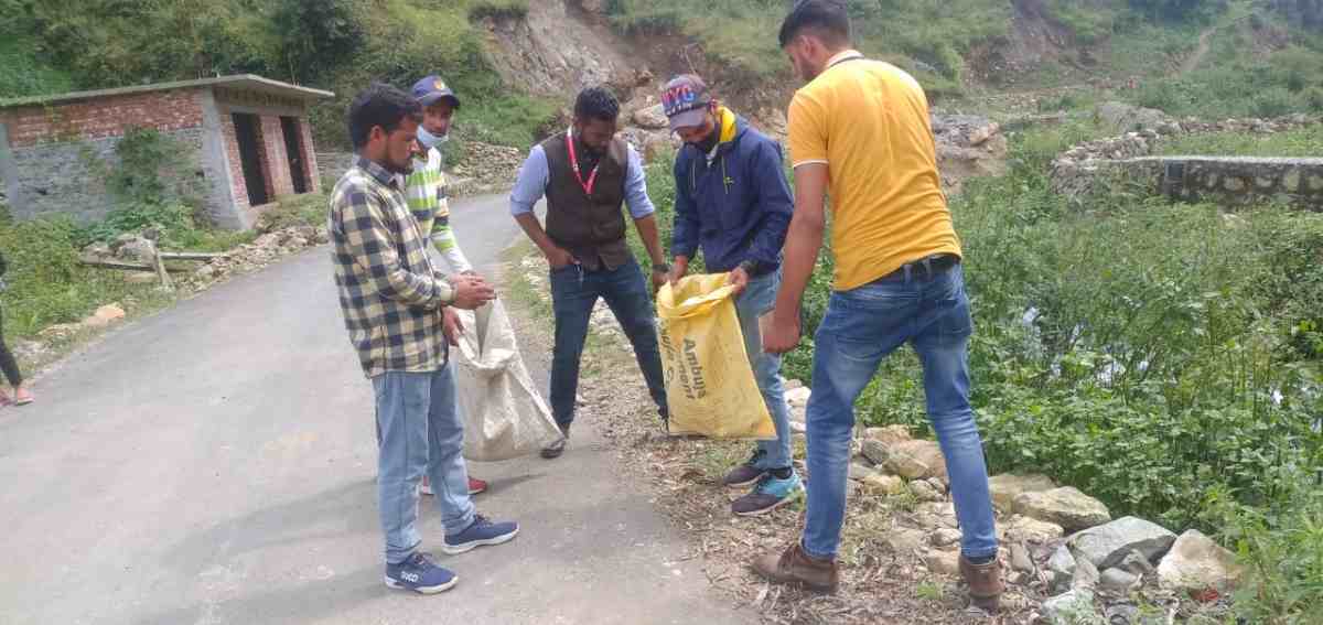 सकलाना क्षेत्र में नेहरू युवा केन्द्र द्वारा स्वच्छता अभियान का शुभारंभ