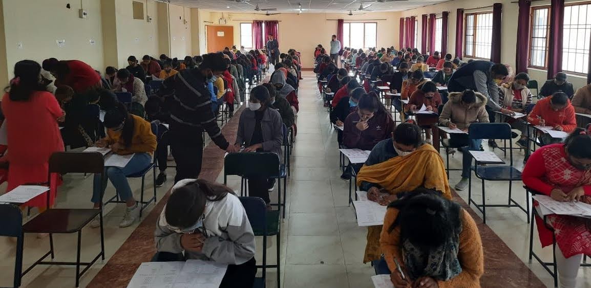 20 परीक्षा केंद्रों पर दो पाली में संपन्न हुई बीएड प्रवेश परीक्षा,  कुल 5392 परीक्षार्थी रहे उपस्थित