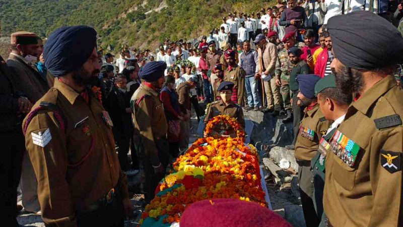 शहीद गौतम लाल का उनके पैतृक घाट पर हुआ अंतिम संस्कार