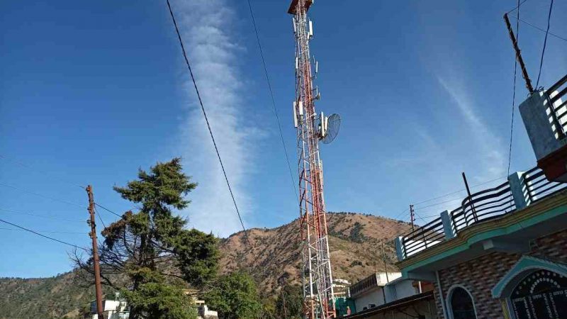 बीएसएनएल की लचर सेवा से जनता में रोष, टावर बने शो पीस