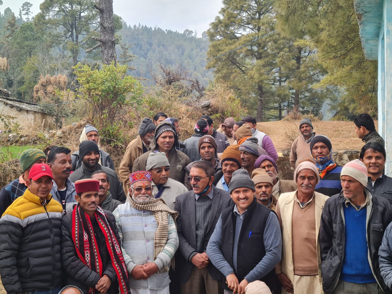 सड़क की मांग को लेकर प्रस्तावित चक्का जाम एवं चुनाव विरोध कार्यक्रम त्रिपक्षीय वार्ता के बाद  हुआ स्थगित