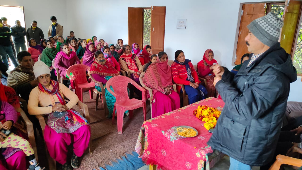 उजपा प्रत्याशी धनै ने भोले बाबा का आशीर्वाद लेकर किया प्रचार अभियान का शुभारंभ