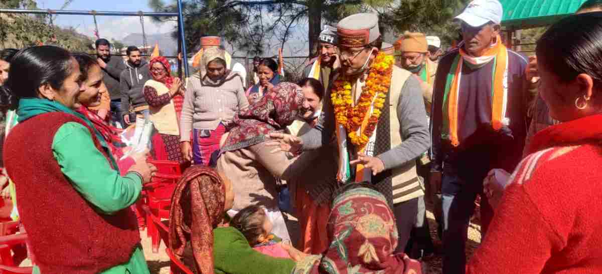 चम्बा के उदयकोट पट्टी में कांग्रेस प्रत्याशी डॉ धन सिंह नेगी को मिल रहा जनसमर्थन -नरेंद्र चंद रमोला