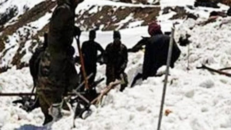 दुःखद: हिमस्खलन की चपेट में आने से सेना के 7 जवान शहीद