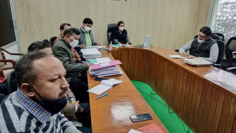 निर्वाचन आयोग द्वारा वीडियो कॉन्फ्रेंसिंग के माध्यम से आरओ हैण्डबुक एवं ईवीएम मैन्युअल की दी जानकारी