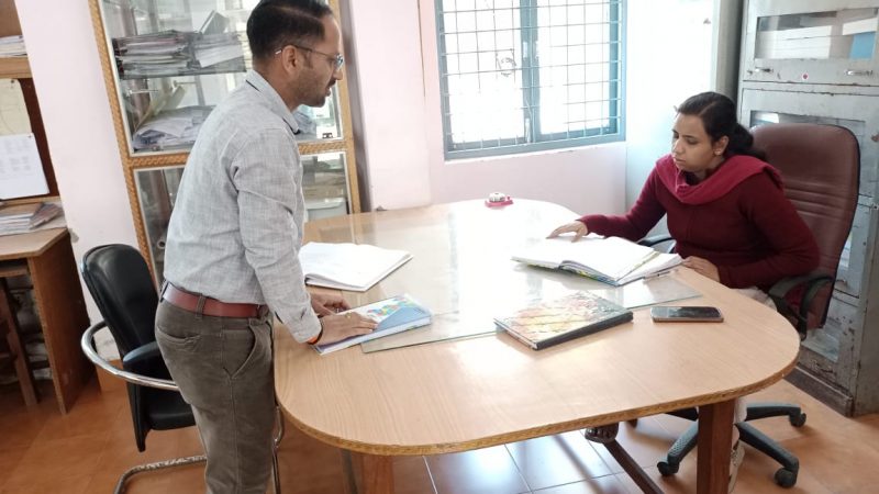टिहरी: डीएम ने किया आपदा परिचालन केंद्र का  औचक निरीक्षण