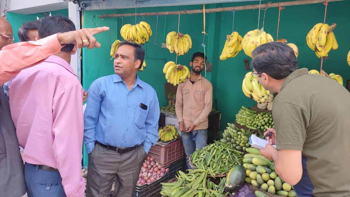 यात्रा मार्गों पर निर्धारित दरों से अधिक कीमत वसूले जाने पर कड़ी कार्रवाई के निर्देश