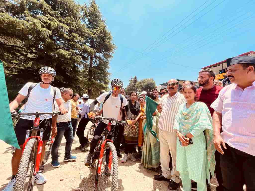 विश्व साइकिल दिवस के उपलक्ष्य में कोडिया- कानाताल में साइकिल रैल्ली का आयोजन