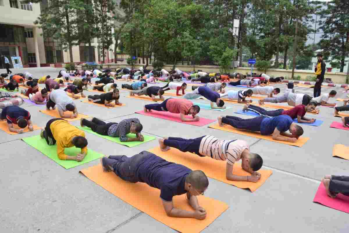 अंतरराष्ट्रीय योग दिवस हेतु खूब कराया जा रहा है योगाभ्यास