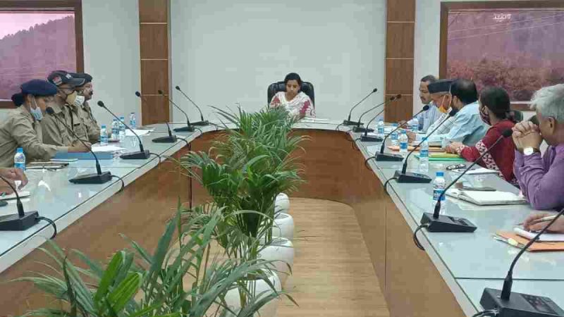 डीएम ने जिला बाल श्रम टास्क फोर्स की बैठक में दिए आवश्यक दिशा निर्देश