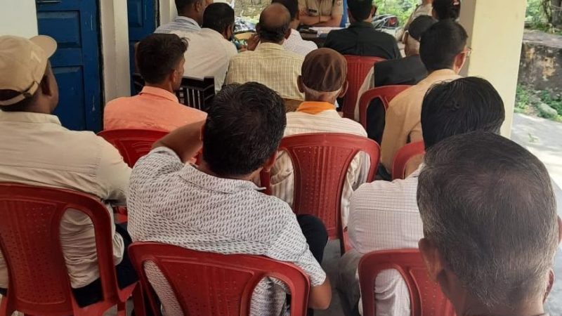 चंबा पुलिस द्वारा आयोजित ग्राम प्रधान/ ग्राम प्रहरीयों की बैठक में क्षेत्र की समस्याओं/सुरक्षा पर हुई चर्चा: नवीन ग्राम सुरक्षा समितियों का किया गठन