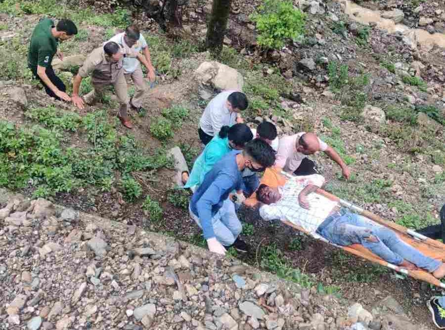 मंगलवार सुबह-सुबह हो गया अमंगल, वाहन दुर्घटना में चालक घायल