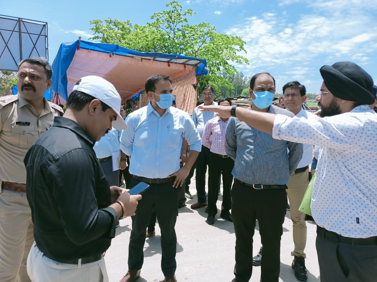 डीएम सौरभ गहरवार ने कांवड़ यात्रा को लेकर अधिकारियों को दिए सख्त निर्देश