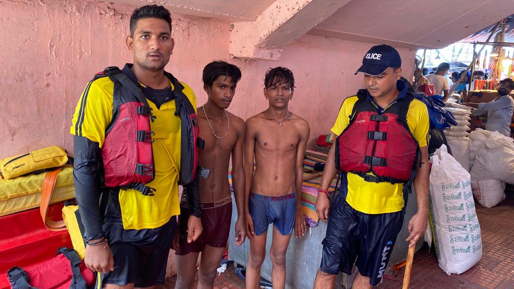 एस डी आर एफ डीप डाइविंग टीम ने कांगड़ा घाट हरिद्वार में 3 कावड़ियों को डूबने से बचाया
