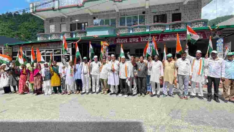 कांग्रेस की भारत जोड़ो तिरंगा यात्रा का घनसाली में जोरदार स्वागत