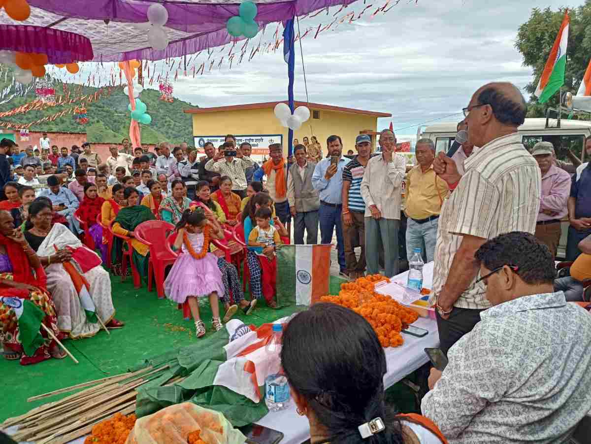 कैबिनेट मंत्री सुबोध उनियाल के नेतृत्व में निकली तिरंगा रैली