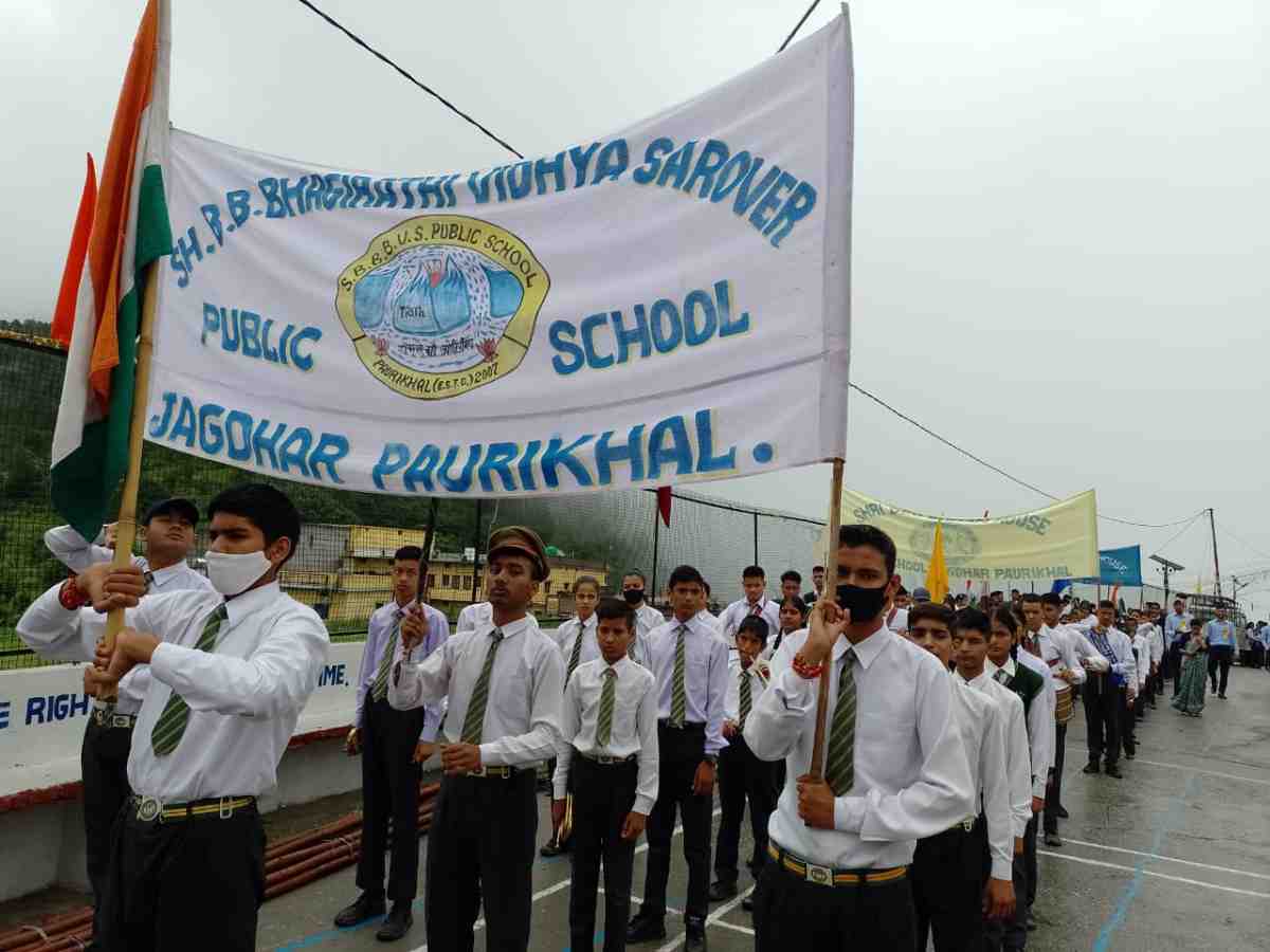 भागीरथी विद्या सरोवर सीनियर सेकेंडरी पब्लिक स्कूल पौड़ीखाल में हर्सोल्लास से मनाया स्वतंत्रता दिवस