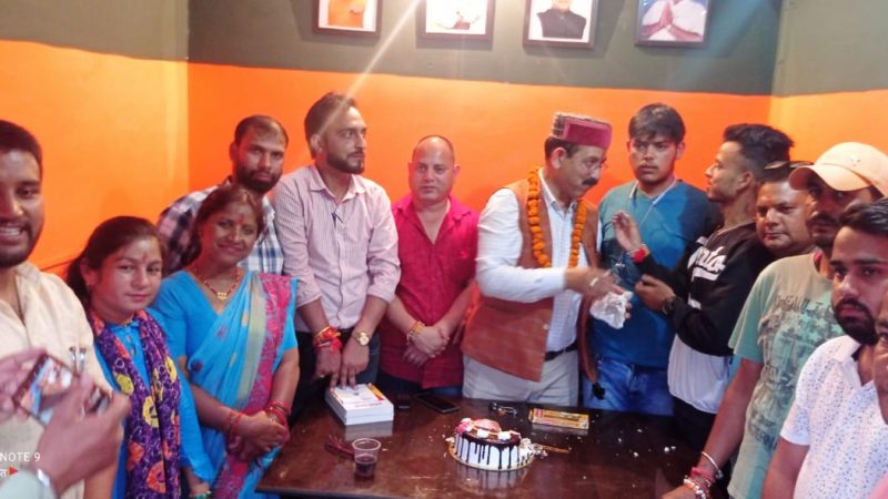 भाजपा नेता डॉ प्रमोद उनियाल ने अपना जन्मदिन विचार दिवस व संकल्प दिवस के रूप में मनाया