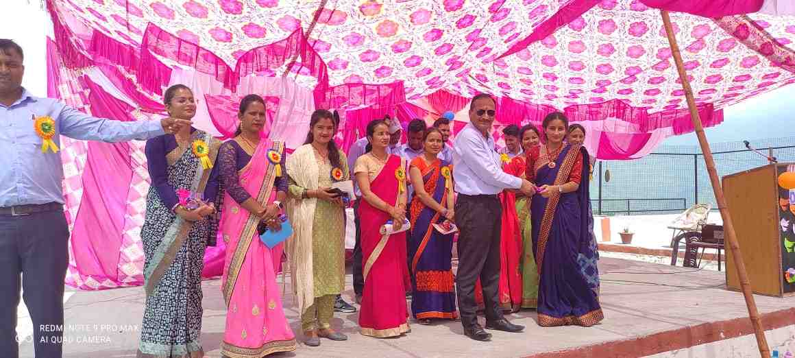 एस बी बी बी वी एस सीनियर सेकेंडरी पब्लिक स्कूल पौड़ीखाल में जोश खरोश के साथ मनाया गया शिक्षक दिवस