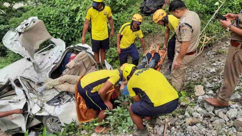 बिग ब्रेकिंग: ऋषिकेश देवप्रयाग मार्ग पर नीरगढ़ के पास वाहन दुर्घटना में 3 की मौत 3 घायल