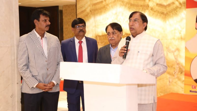 व्यापारी देश की आर्थिकी की रीढ़ है, कारोबारी के स्वाभिमान के लिये हम सभी मिलकर काम करें : नरेश बंसल