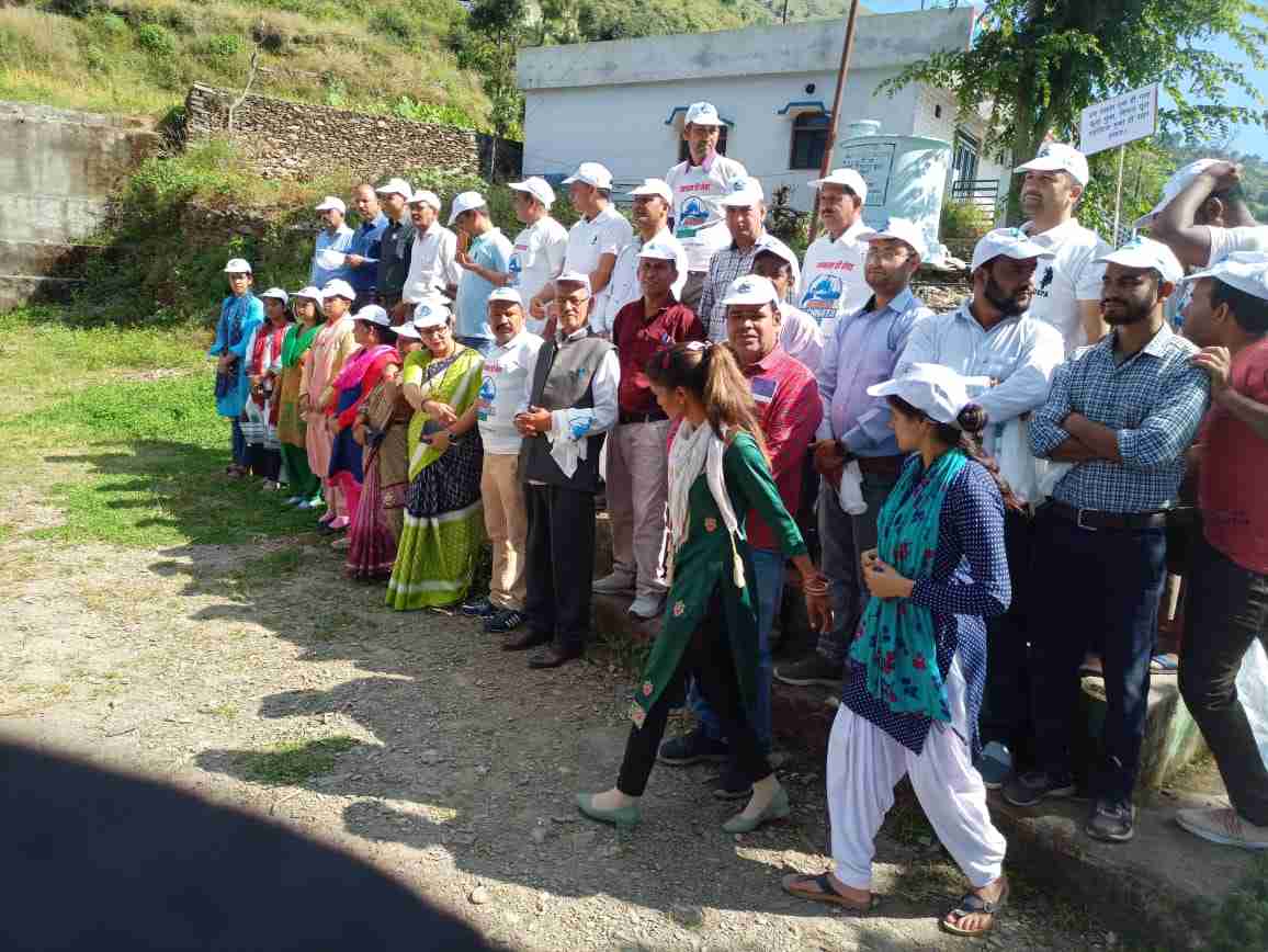 जन जागरुकता के लिए विशाल रैली का आयोजन छात्र-छात्राओं ने ली शपथ