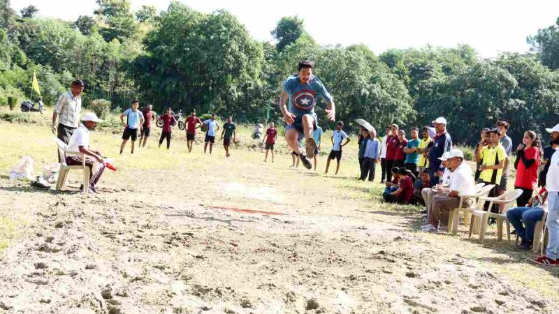 एफ0आर0आई0 यूनिवसिर्टी ग्राउंड में 19वीं वार्षिक खेलकूद प्रतियोगिता के दूसरे दिन भी विभिन्न स्पधार्एं की गई आयोजित