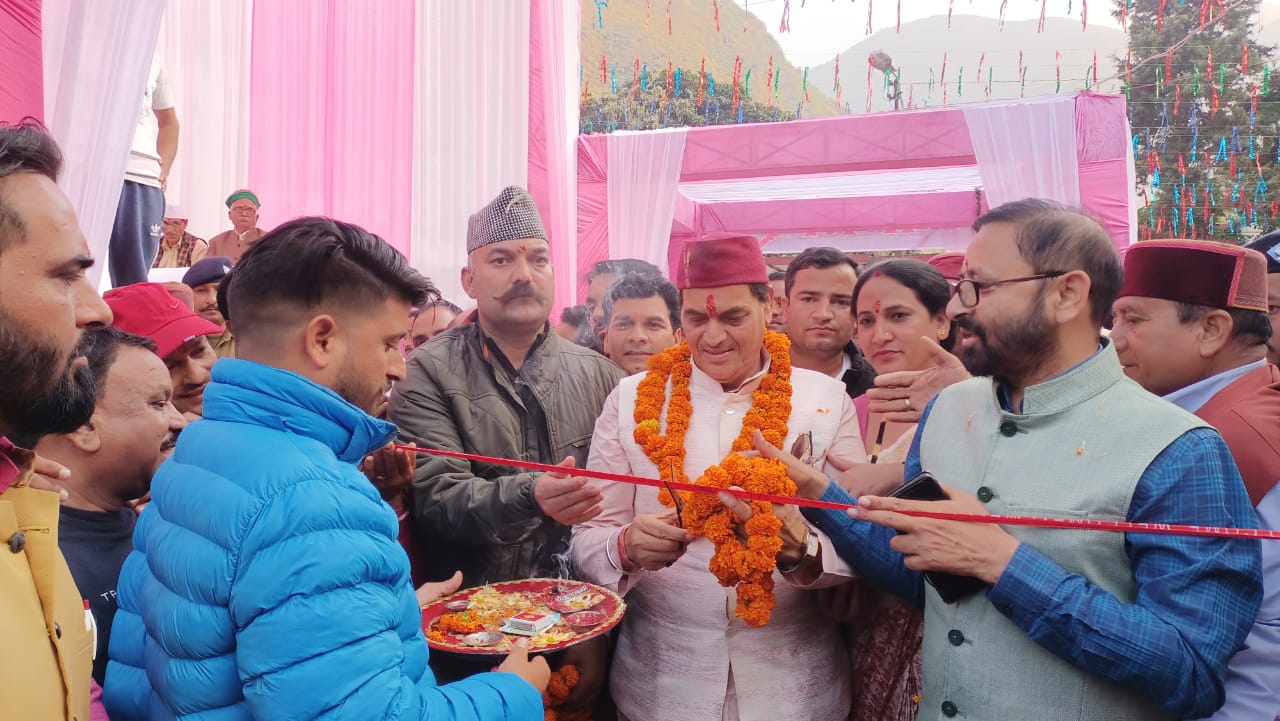 34वें नैनबाग शरदोत्सव का जनपद प्रभारी मंत्री प्रेम चन्द अग्रवाल नर रिबन काटकर किया उद्घाटन