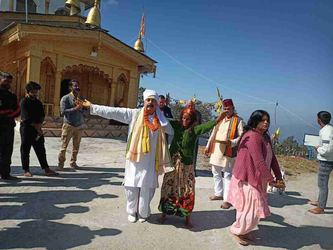 घंण्टाकर्ण धाम मंदिर में संक्रांति पर्व पर पूजा अर्चना भंडारे का आयोजन