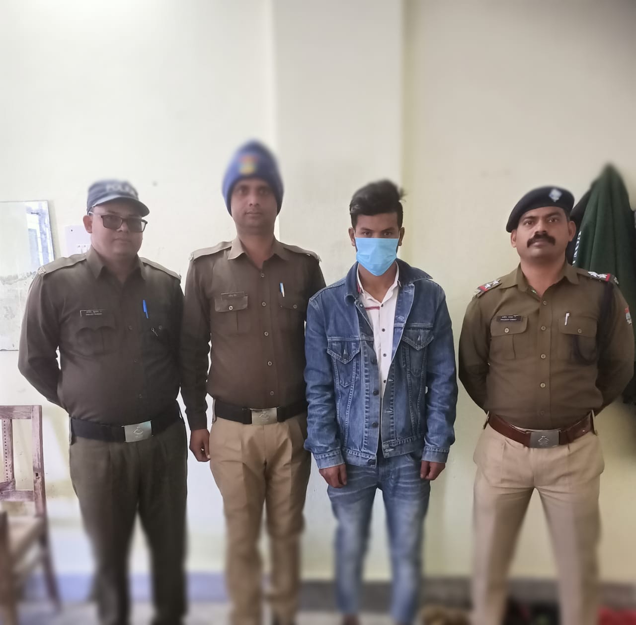 02 माह से फरार इनामी अभियुक्त को पुलिस ने किया गिरफ्तार