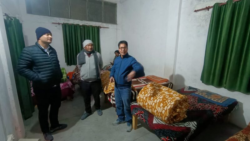 शीतकाल को देखते हुए सीडीओ ने किया रैनबसेरों का निरीक्षण