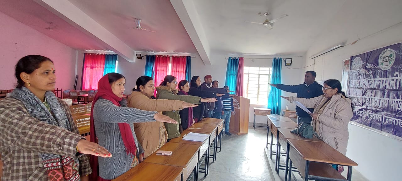 महाविद्यालय कर्मियों को मताधिकार के प्रयोग की शपथ दिलाई गयी